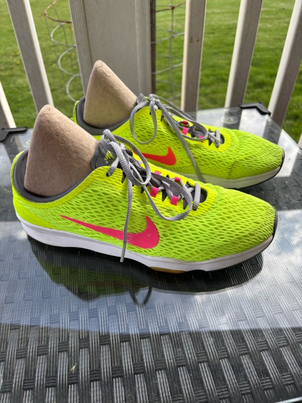 Nike Zoom Fit. Bright Neon Yellow and Pink. Sz 9 Women’s